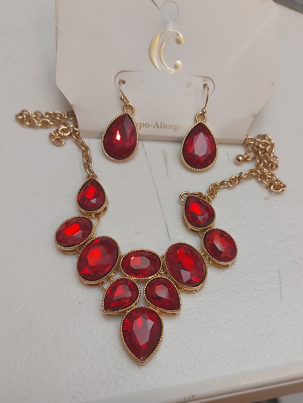 Charming Charlie Holiday Theme Red Gold Bib Necklace Dangle Earrings Set